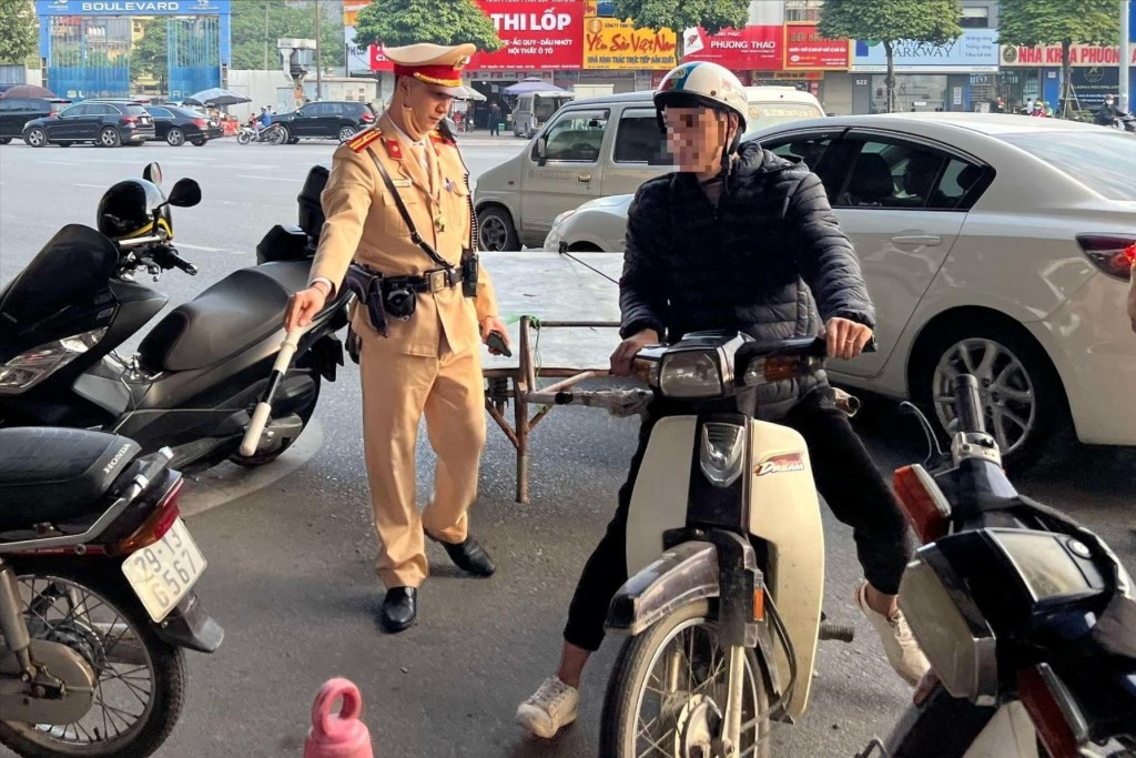 Ác mộng với xe ba gác tự chế