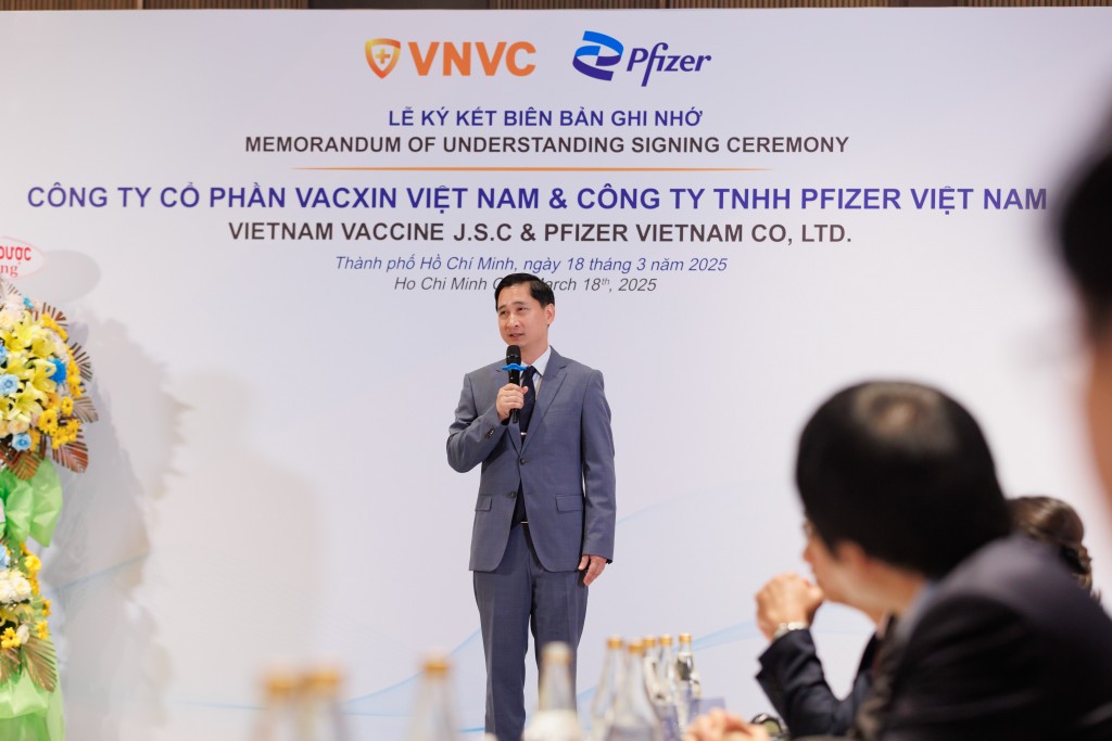 Ông Ngô Chí Dũng, Chủ tịch HĐQT kiêm Tổng Giám đốc VNVC tại buổi ký kết