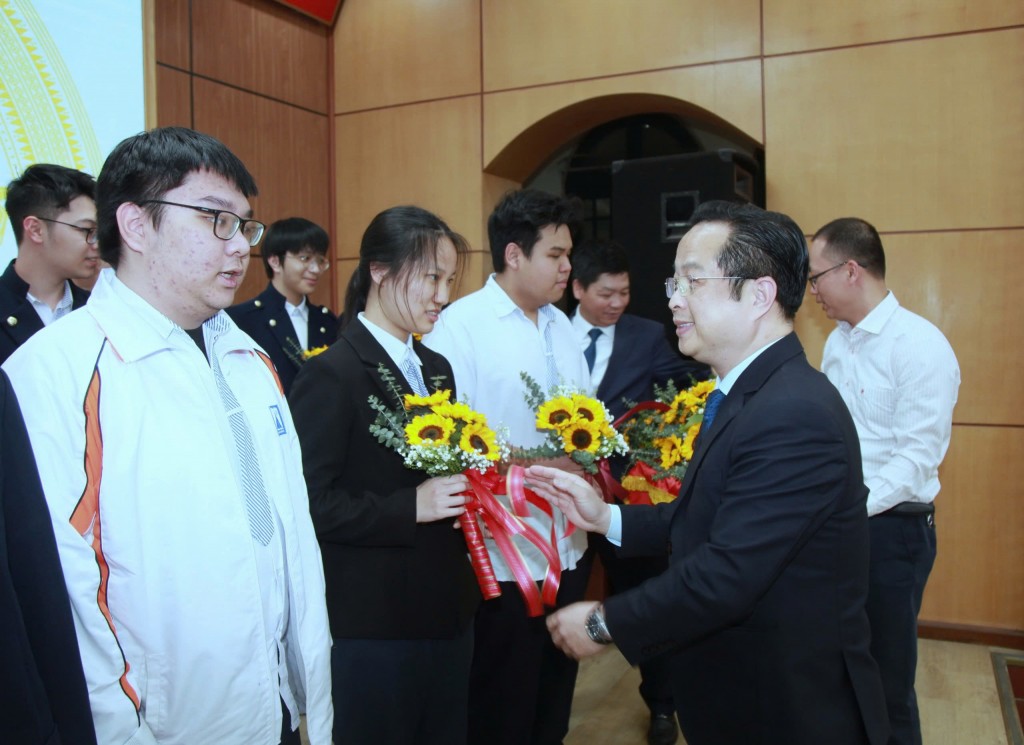 24 học sinh Hà Nội vào vòng thi chọn đội tuyển Olympic quốc tế