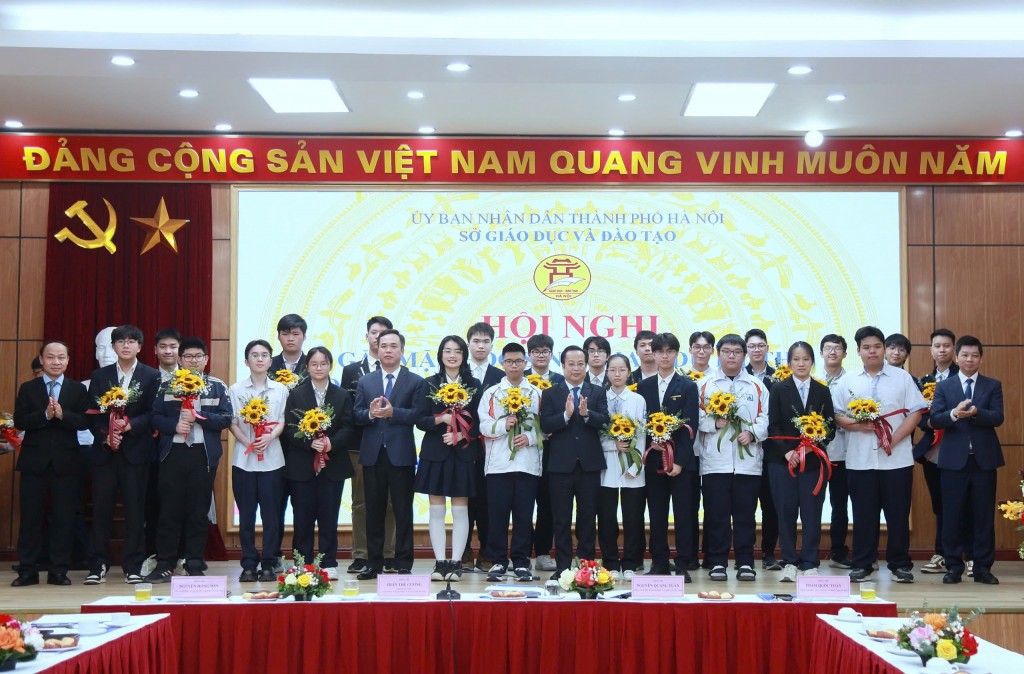 24 học sinh Hà Nội vào vòng thi chọn đội tuyển Olympic quốc tế