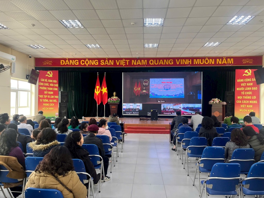 ác đại biểu phường Thành Công tham dự hội nghị theo hình thức trực tuyến.