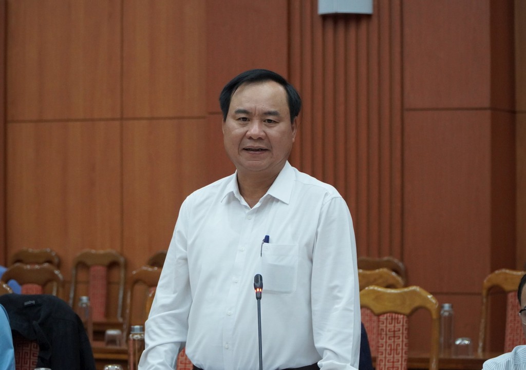 Thứ trưởng Bộ Nông nghiệp và Môi trường Võ Văn Hưng Phát biểu tại buổi làm việc (Ảnh: quangnam.gov.vn)