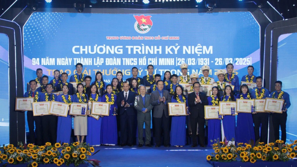 Bài 5: Người trẻ tiên phong biến kỹ năng số thành năng lực số