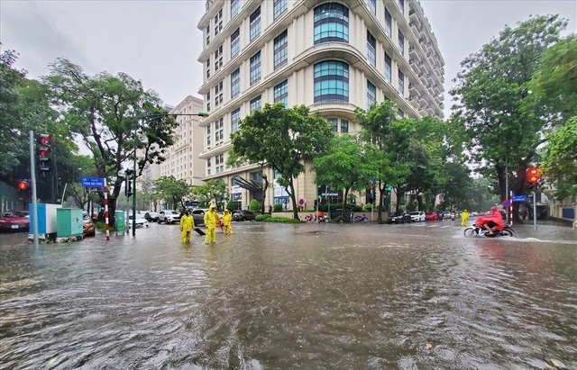 Giảm thiểu úng ngập cục bộ, ùn tắc giao thông khi mưa bão