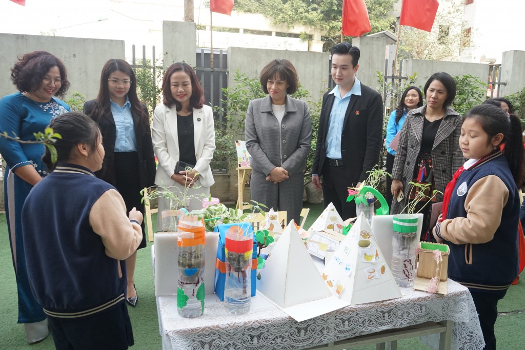 Chiến sỹ nhí xây dựng trường học sáng - xanh - sạch - đẹp