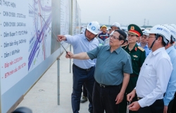 Thủ tướng kiểm tra hiện trường một số công trình hạ tầng giao thông trọng điểm