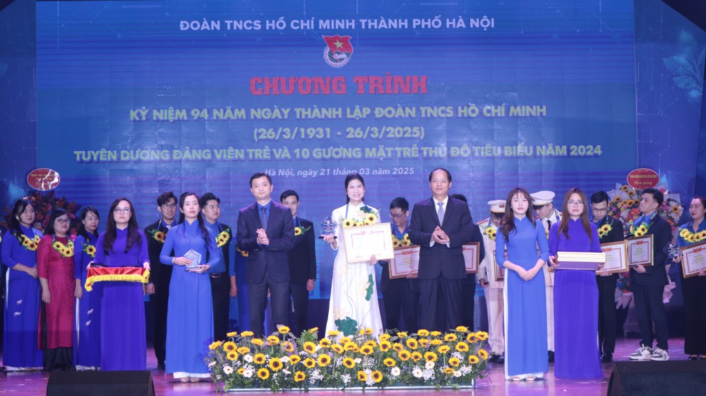 Hòa khát vọng thanh xuân với khát vọng chung của toàn dân tộc