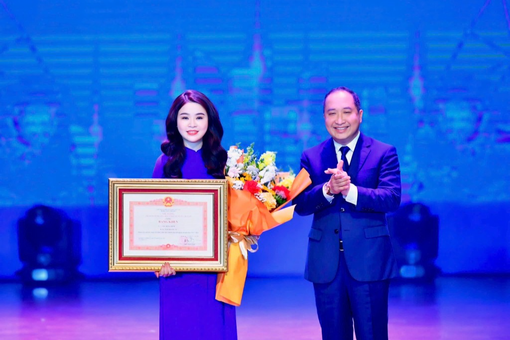 Hòa khát vọng thanh xuân với khát vọng chung của toàn dân tộc Hòa khát vọng thanh xuân với khát vọng chung của toàn dân tộc