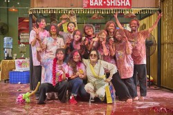 Holi 2025: Bữa tiệc văn hóa Ấn Độ đầy màu sắc tại Benaras Heritage