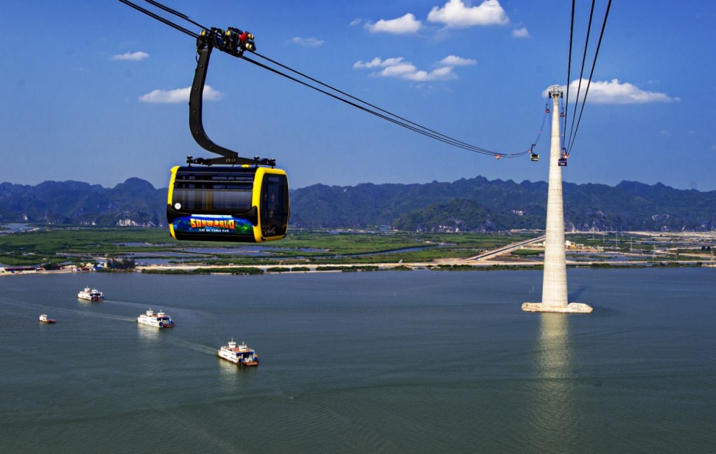 Cáp treo là một phương tiện di chuyển giúp hạn chế khí thải carbonCáp treo Sun World Cat Ba áp dụng mức giá chỉ 50.000 mỗi hành khách, trẻ em dưới 1m được miễn phí.Cáp treo Sun World Cat Ba áp dụng mức giá chỉ 50.000 mỗi hành khách, trẻ em dưới 1m được mi