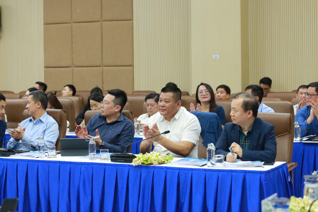 Các đại biểu dự Hội nghị
