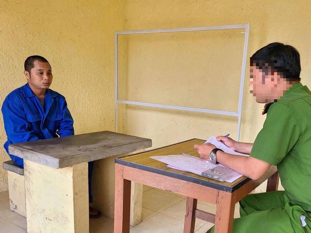 Bị can Nguyễn Văn Võ Quá tại cơ quan Công an (Ảnh: CA)