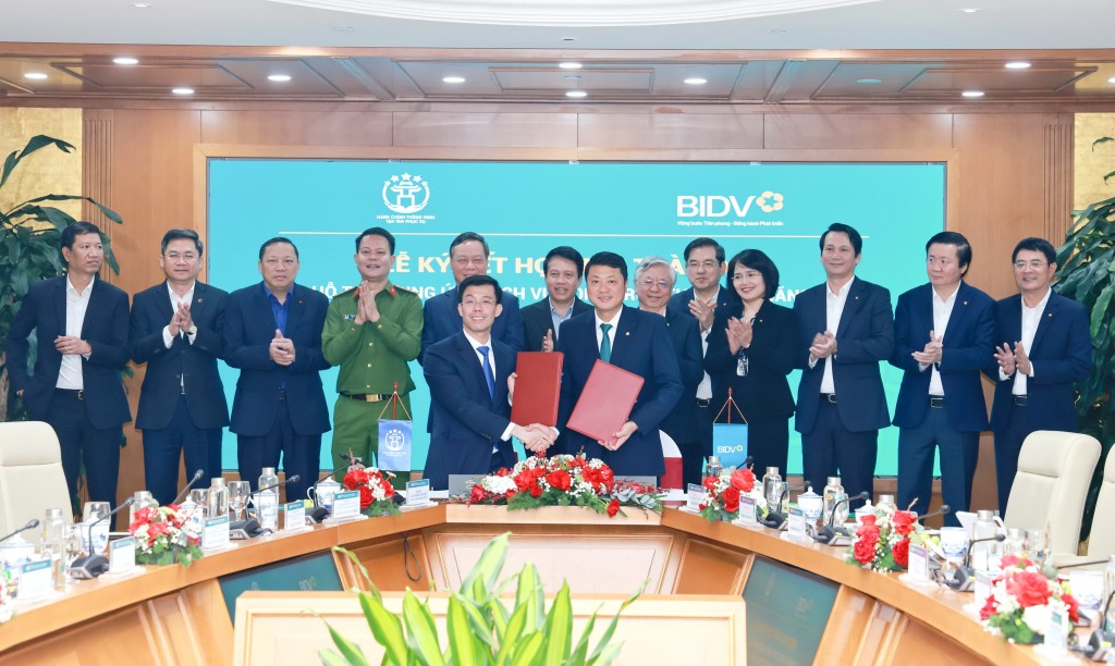 Lãnh đạo BIDV và Trung tâm PVHCC TP. Hà Nội ký kết Thỏa thuận hợp tác toàn diện giai đoạn 2025 - 2030.
