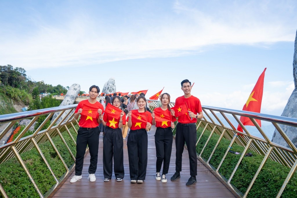 Sun World Ba Na Hills rực rỡ sắc vàng với Lễ hội Hoa Mặt trời