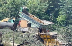 Đã bị thu hồi đất, mỏ khoáng sản vẫn ngang nhiên hoạt động