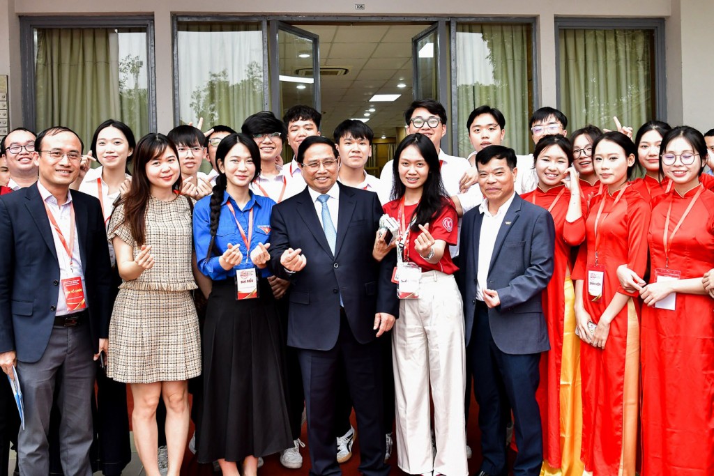 “Xóa mù” công nghệ số: Nhiệm vụ chiến lược trong kỷ nguyên mới