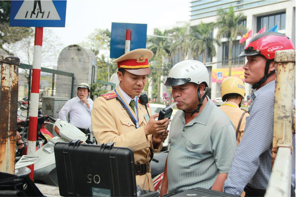 Thiết lập kỷ cương để xây dựng văn hóa giao thông