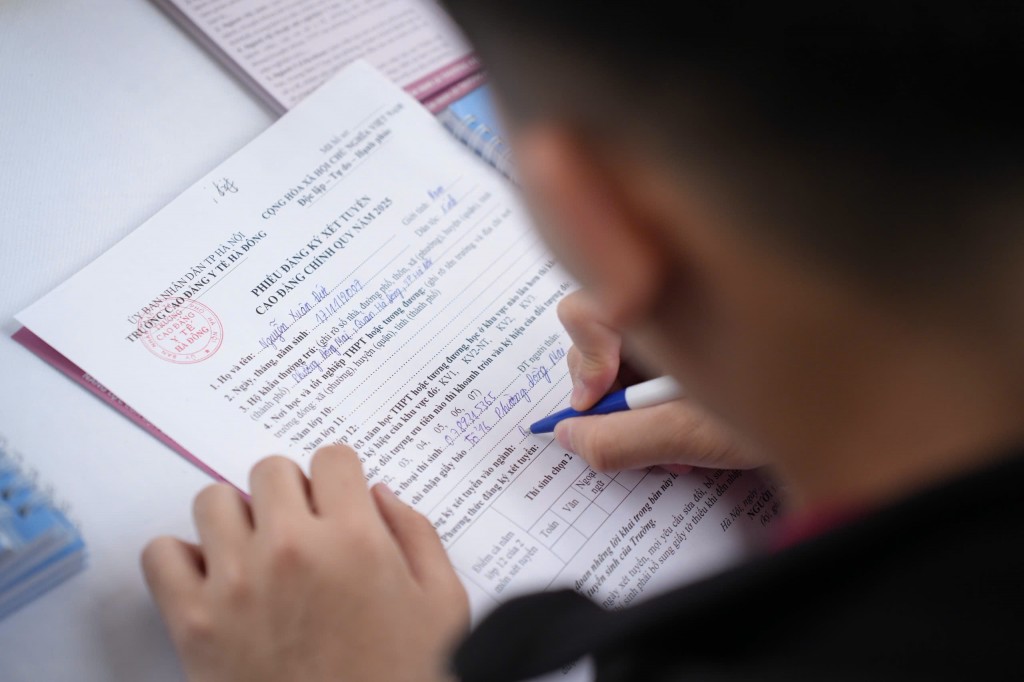 Học trò Hà thành háo hức nghe chuyên gia “mách nước” chọn nghề Học trò Hà thành háo hức nghe chuyên gia “mách nước” chọn nghề