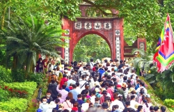 Hướng về cội nguồn, khắc sâu hai chữ "đồng bào"