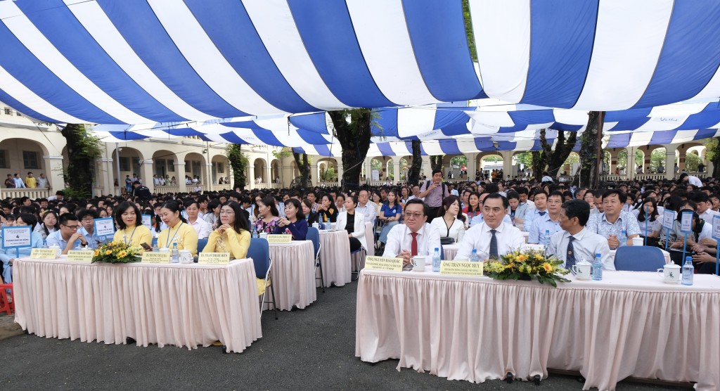 Đại diện các nhà trường tại lễ tổng kết và trao giải Kỳ thi