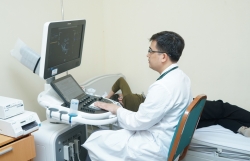 Bệnh nhân chạy thận nhân tạo nhiều năm bị hẹp tắc tĩnh mạch
