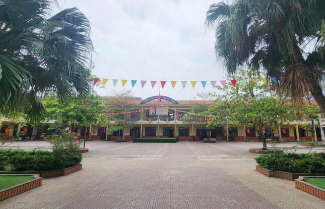 Đô Lương (Nghệ An): 12 học sinh ngộ độc sau khi ăn cơm nắm cạnh cổng trường