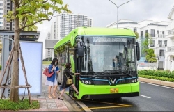 Phấn đấu chậm nhất đến năm 2030, 100% xe buýt sử dụng điện