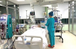 Cấp cứu người mắc cúm A nguy kịch nhờ hệ thống ECMO