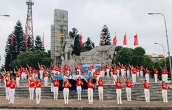 Đồng diễn dân vũ chào mừng 50 năm Giải phóng miền Nam
