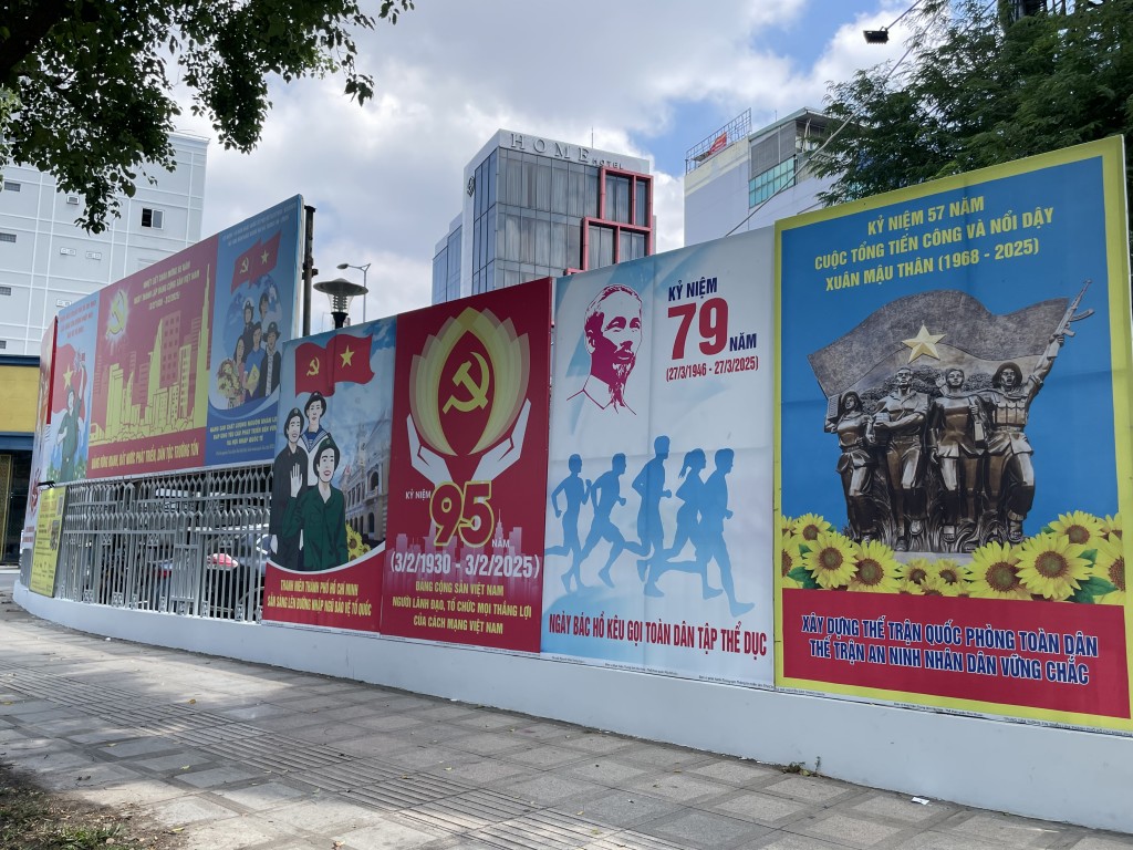 Đường phố TP Hồ Chí Minh trang hoàng chào đón đại lễ 30/4 Đường phố TP Hồ Chí Minh trang hoàng chào đón đại lễ 30/4