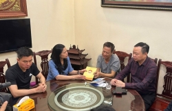 Thăm hỏi gia đình nạn nhân vụ cháy tại phường Trung Liệt