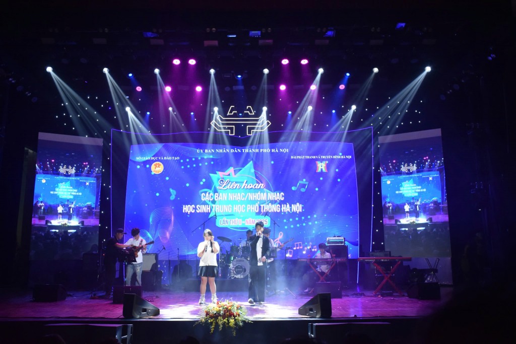 Nhấn vào ảnh để phóng to Tưng bừng khai mạc liên hoan các ban, nhóm nhạc học sinh Hà Nội