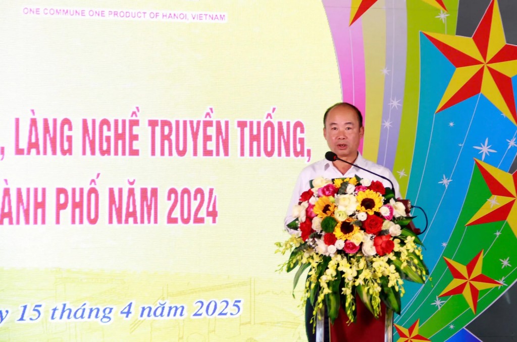 Trao bằng công nhận danh hiệu làng nghề, chứng nhận OCOP cấp thành phố