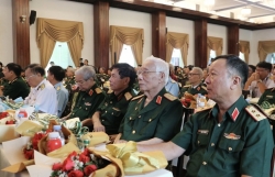 Giao lưu các Anh hùng lực lượng vũ trang dịp 50 năm toàn thắng