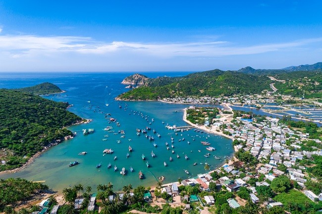 Vịnh Vĩnh Hy một trong 8 vịnh đẹp nhất Việt Nam