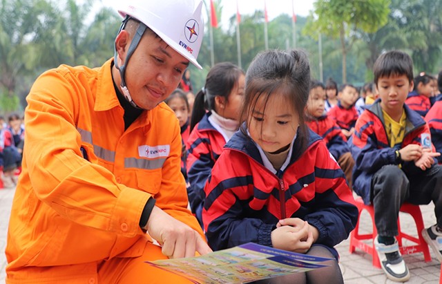 EVNNPC đảm bảo cung ứng điện phát triển kinh tế - xã hội
