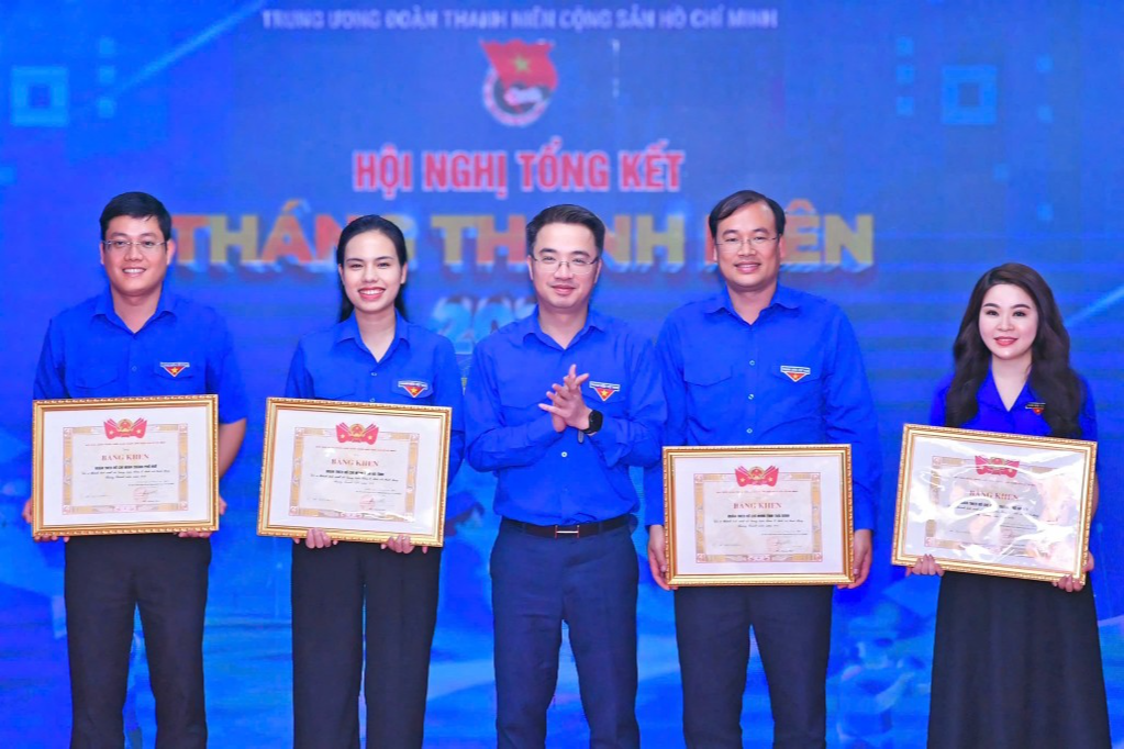 Các đơn vị có thành tích xuất sắc trong Tháng Thanh niên 2025 được khen thưởng
