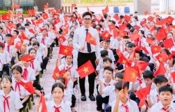 Tô thắm Thủ đô bằng "Màu cờ tôi yêu"