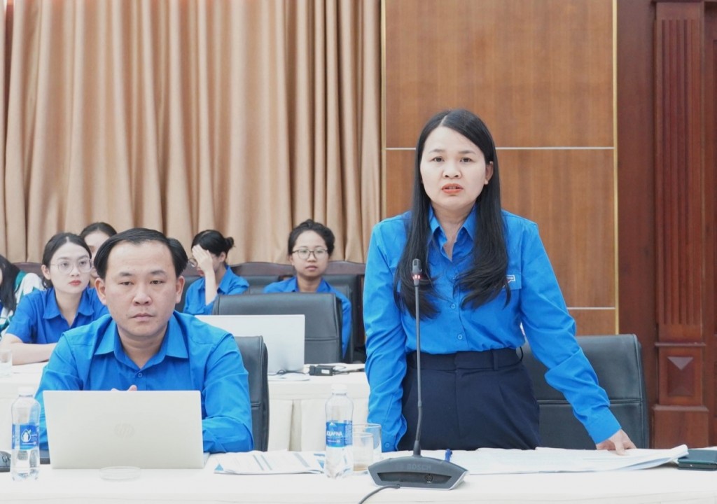 Bí thư Tỉnh đoàn Quảng Trị Trần Thị Thu phát biểu tiếp thu các ý kiến tại hội nghị 