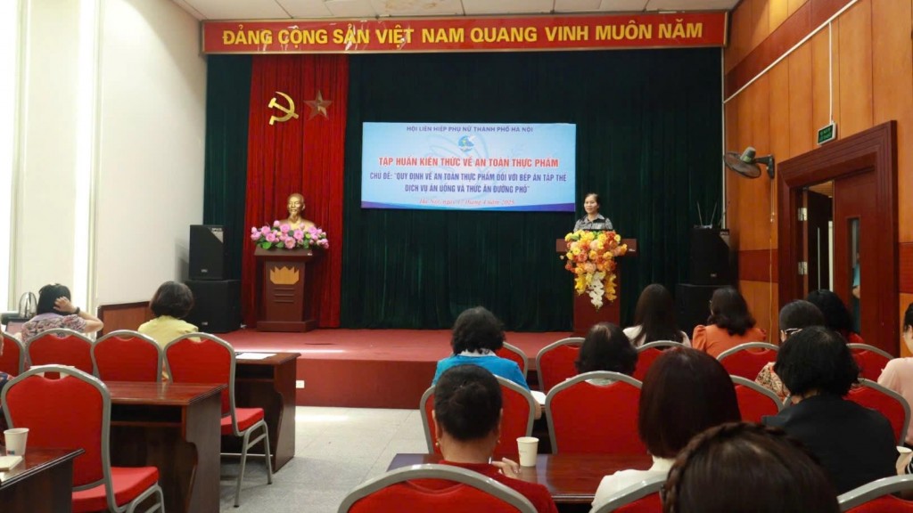 Tuyên truyền về an toàn thực phẩm đến hơn 100 hội viên phụ nữ