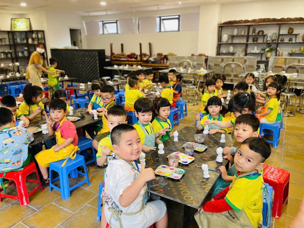 Một ngày trải nghiệm của trẻ mầm non ở làng gốm Bát Tràng
