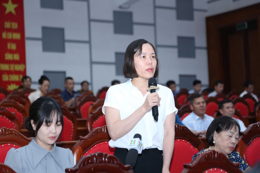 Cử tri nêu câu hỏi tới các đại biểu Quốc hội