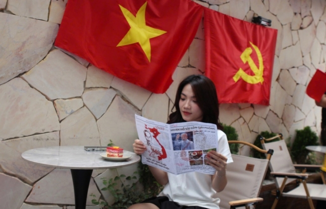 Người trẻ cùng cà phê "kể chuyện" đất nước