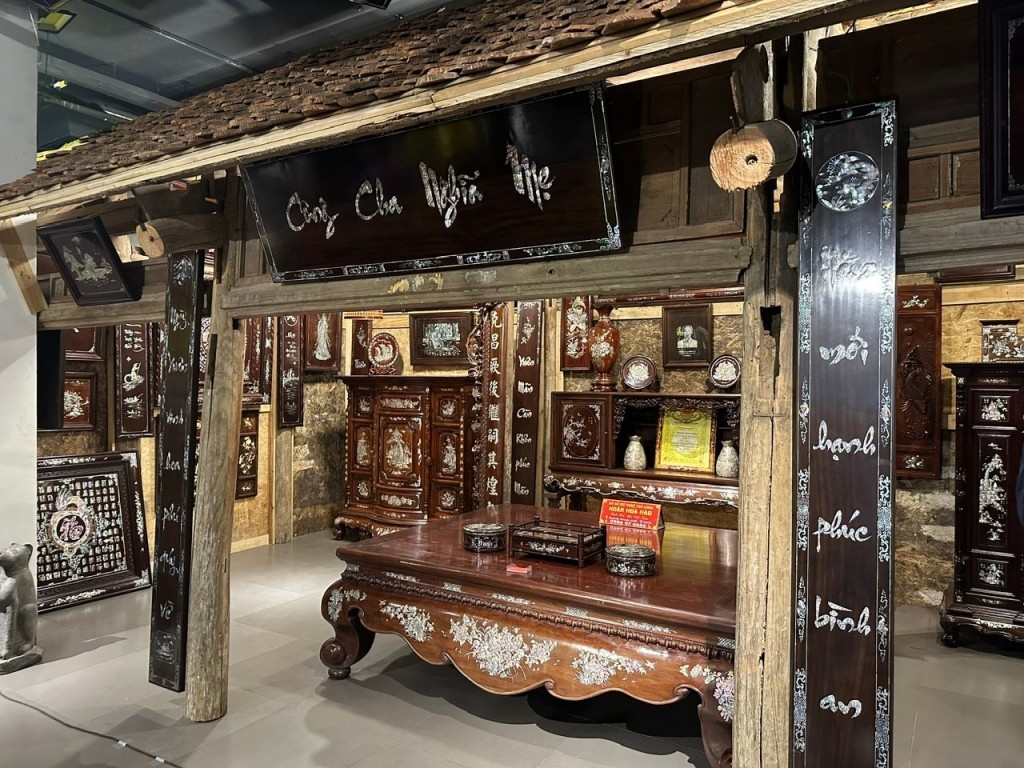Không gian giới thiệu tinh hoa nghề khảm trai Chuyên Mỹ (Ảnh: Hoàng Lân)