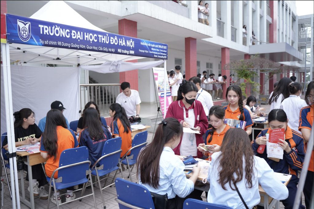 Quan chương trình Đối thoại, tư vấn, hướng nghiệp, nhiều học sinh nhận ra rằng, Quan trọng là chọn đúng ngành, đúng sức mình và có lộ trình phát triển rõ ràng