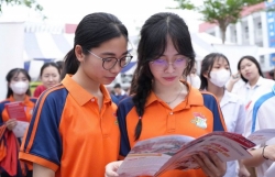 Tiếp sức học sinh chọn ngành thời đại số