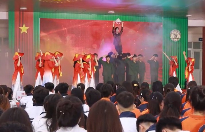 Khẳng định vai trò hướng nghiệp, định hướng tương lai cho người trẻ