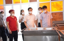 Kiểm tra đột xuất bếp ăn tập thể của Trường tiểu học Ngọc Khánh