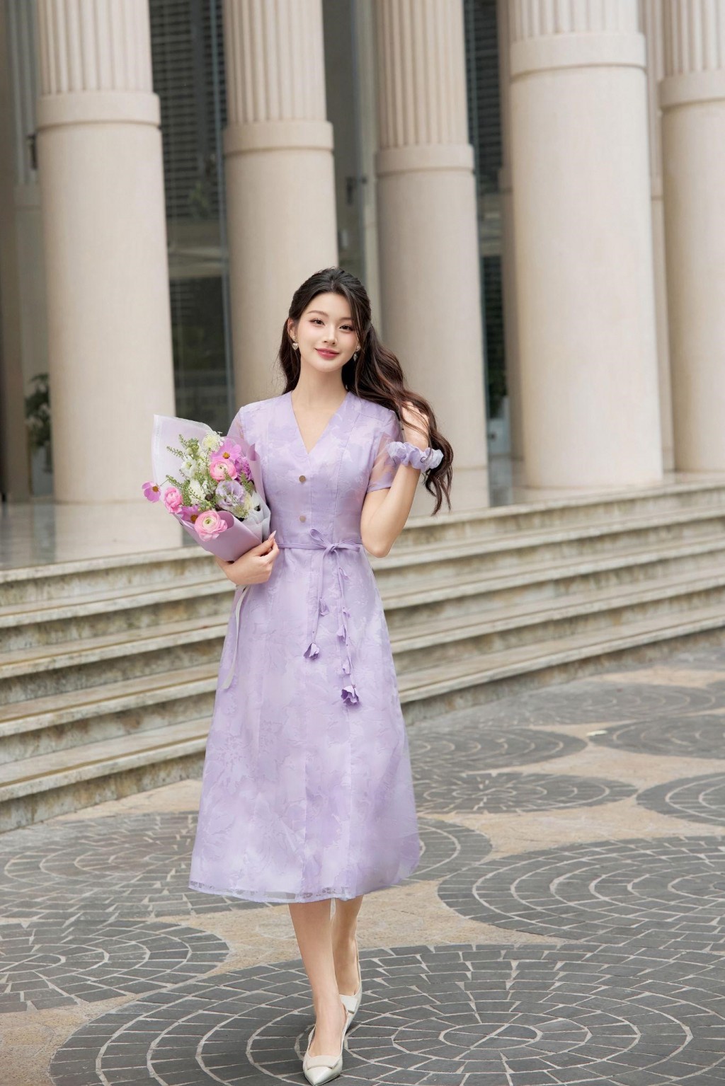 Làm mới tủ đồ công sở đón hè với gam màu dịu nhẹ