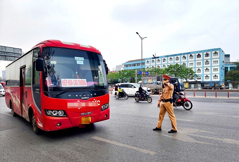 Tăng cường kiểm tra các phương tiện, đảm bảo trật tự an toàn giao thông